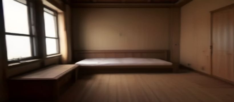 设计师团队在明亮工作室内围坐讨论，屏幕上展示着整洁的导航页在线发布界面，氛围专注而高效